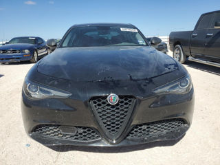 Alfa Romeo Giulia foto 2