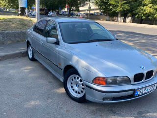 BMW 5 Series foto 1