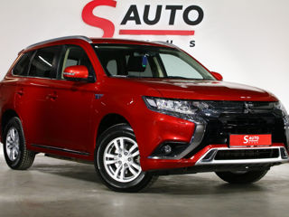 Mitsubishi Outlander фото 0