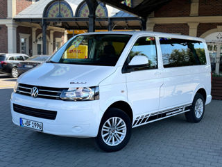 Volkswagen Caravelle foto 1