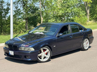 BMW 5 Series foto 0