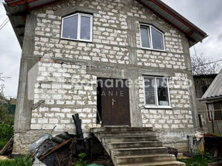 Casă cu 1 nivel și mansarda + o casă de vară în Durlești, 105.2 mp + 6.27ari ! foto 2
