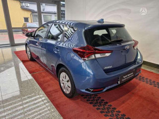 Toyota Auris foto 2