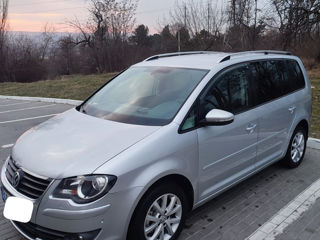 Volkswagen Touran foto 3