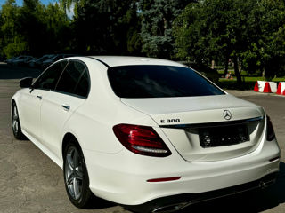 Mercedes E-Class foto 4