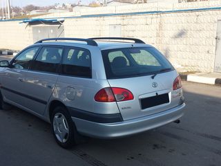 Toyota Avensis foto 6