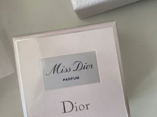 Parfum Miss Dior si masca Gommage Dior Prestige foto 3