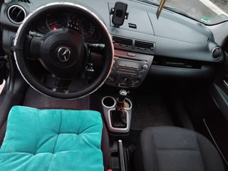 Mazda 2 foto 2