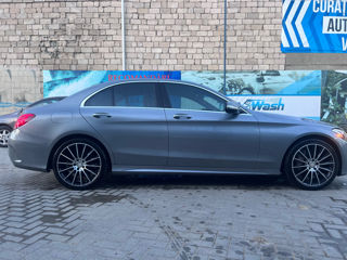 Mercedes C-Class foto 2