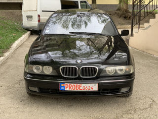 BMW 5 Series foto 2