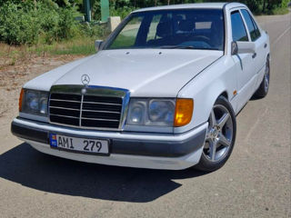 Mercedes E-Class foto 2