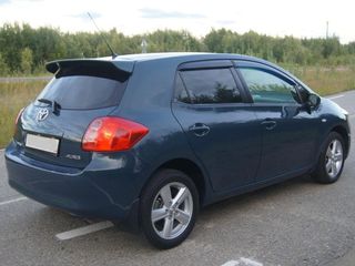 Toyota Auris foto 1