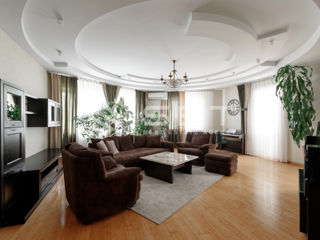 Apartament cu 3 camere, 143 m², Botanica, Chișinău foto 5