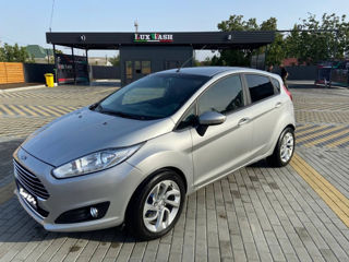 Ford Fiesta foto 2