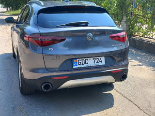 Alfa Romeo Stelvio foto 4