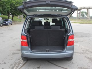 Volkswagen Touran foto 8