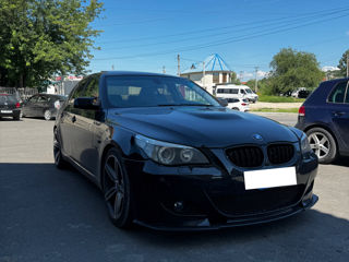 BMW 5 Series foto 2