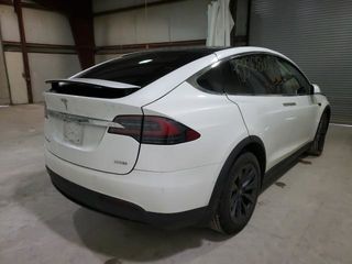Tesla Model X foto 4