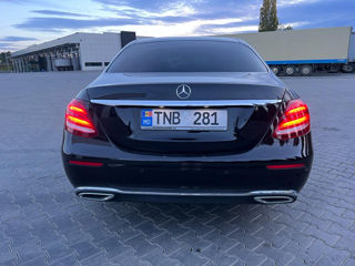 Mercedes E-Class foto 2