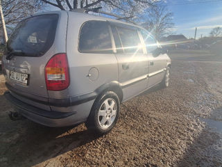 Opel Zafira foto 6