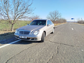 Mercedes E-Class foto 8