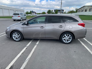 Toyota Auris фото 5