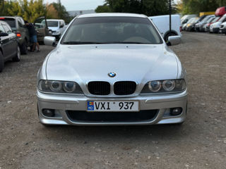 BMW 5 Series foto 2