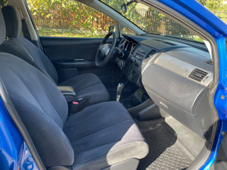 Nissan Versa foto 7