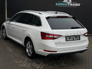 Skoda Superb foto 6