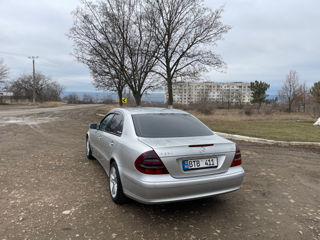 Mercedes E-Class foto 8