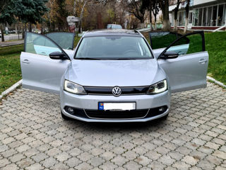 Volkswagen Jetta foto 2