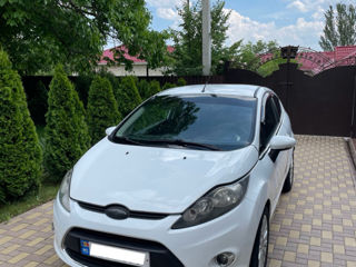 Ford Fiesta 3D foto 1