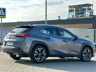 Lexus UX foto 1