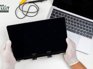 Reparație Display Matrice MacBook Pro, Air, 12" 13" 14" 15" 16"