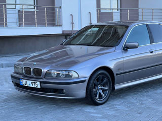 BMW 5 Series foto 6