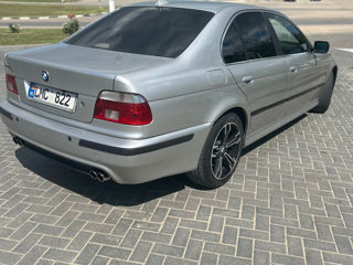 BMW 5 Series foto 3