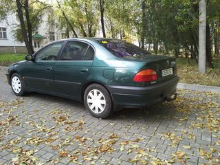 Toyota Avensis foto 3