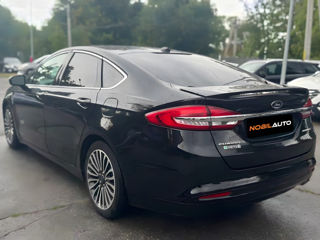 Ford Fusion foto 6