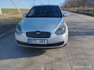 Hyundai Accent foto 2