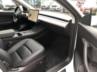 Tesla Model Y foto 14