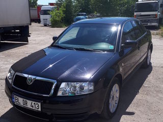 Skoda Superb foto 1