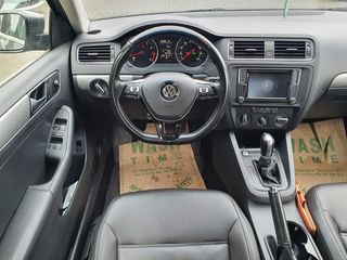 Volkswagen Jetta foto 8