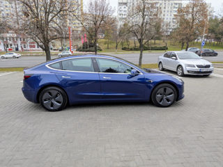 Tesla Model 3 foto 7