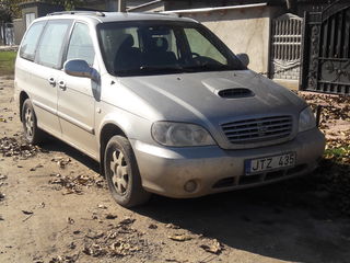 KIA Carnival foto 1