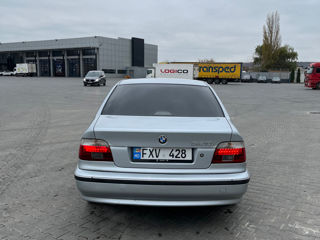 BMW 5 Series foto 4