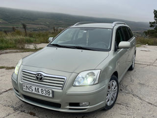 Toyota Avensis foto 4