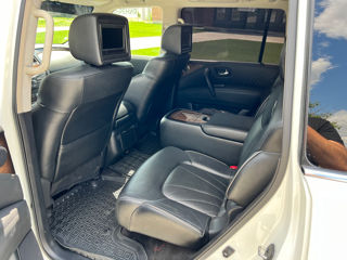 Infiniti QX56 foto 7