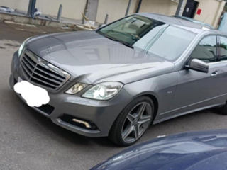 Mercedes E-Class foto 1