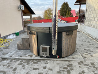 Ciubăr 6-8 persoane tip Jacuzzi cu Hidromasaj şi Aeromasaj.