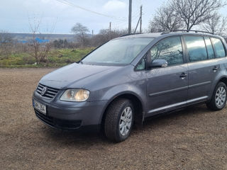 Volkswagen Touran foto 10